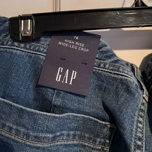 Gap jeans 16 reg. High rise, wide leg, crop.